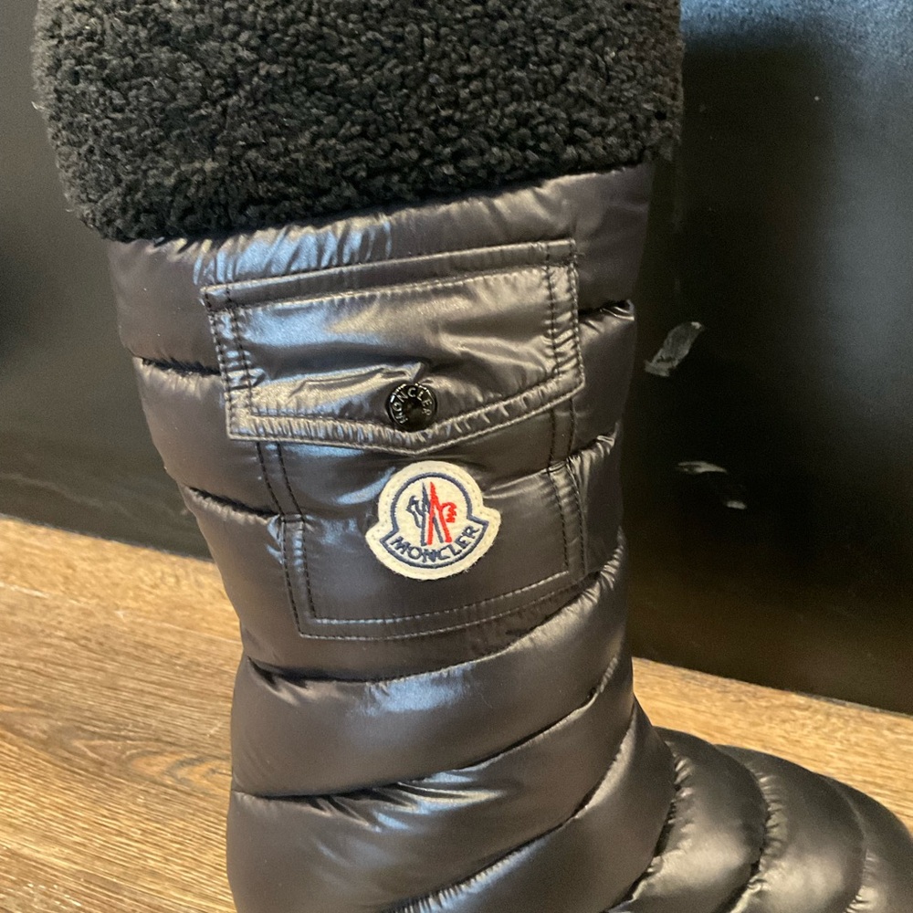 Moncler Gaia Fleece Trimmed Quilted Shell Boots NEW WITH BOX - Picture 2 of 4